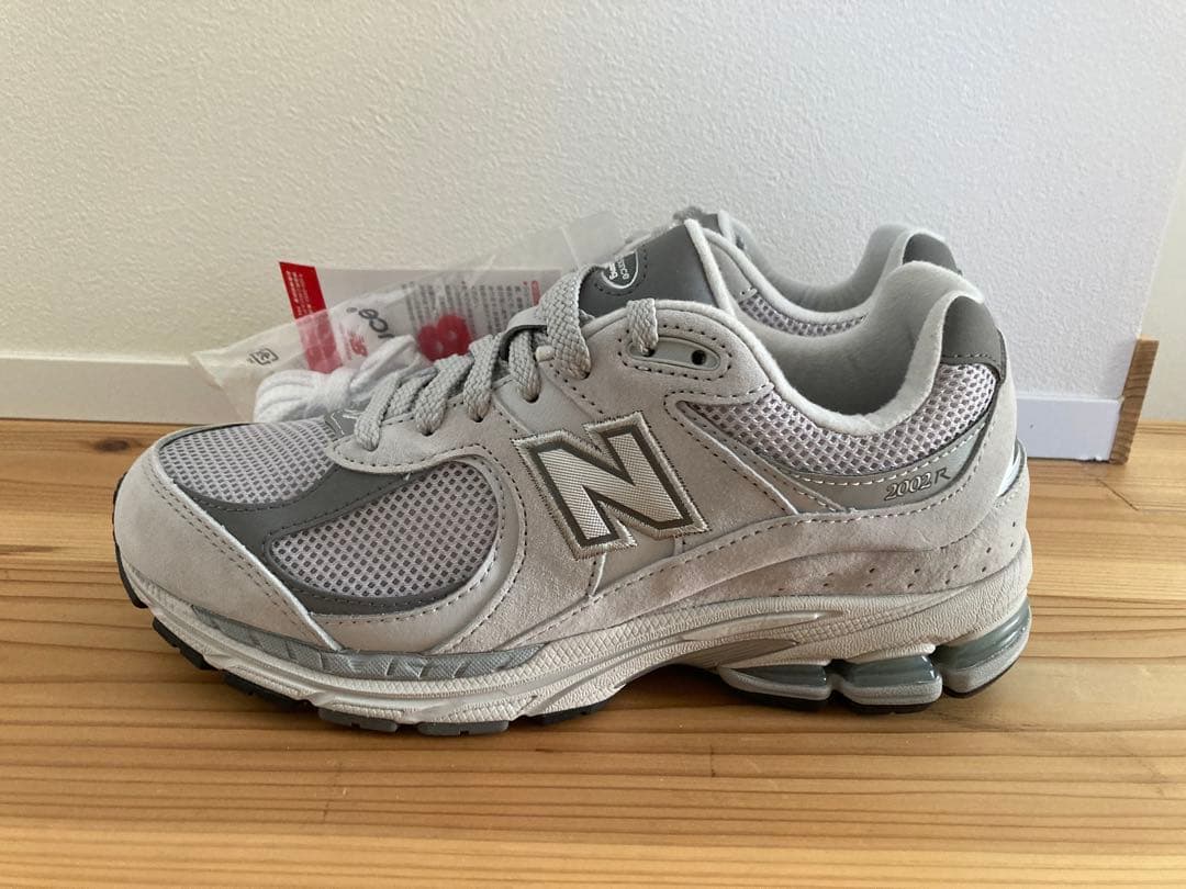 ニューバランス　2002R