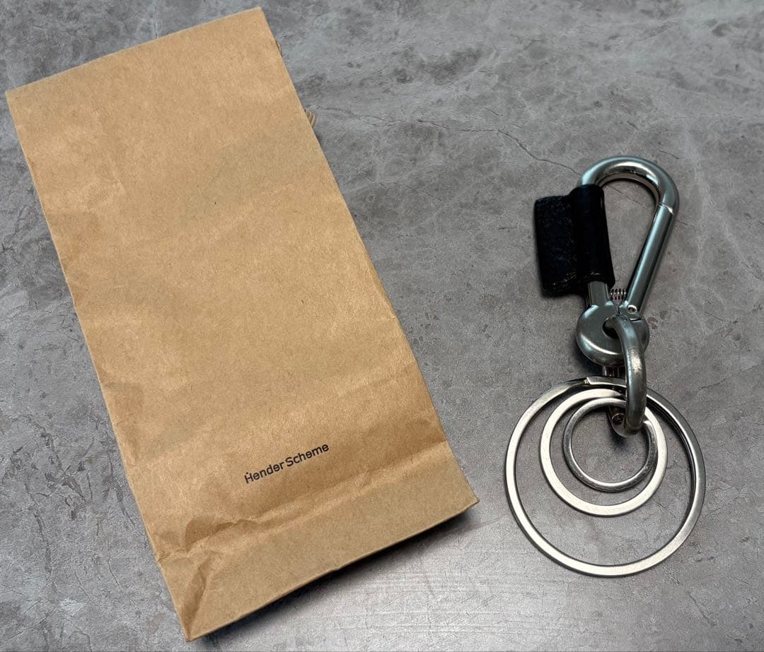 【週末限定SALE！早い者勝ち！】エンダースキーマ　カラビナ　キーリング　レザー