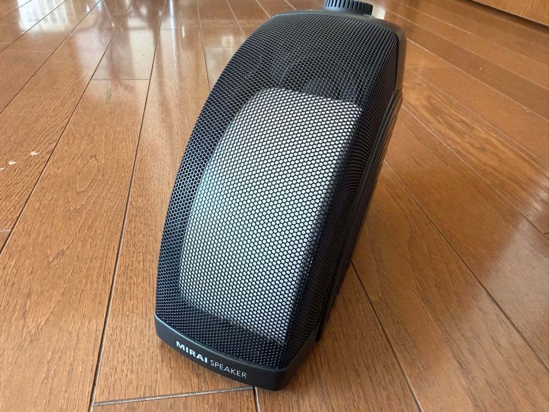 MIRAI スピーカー 本体と付属品