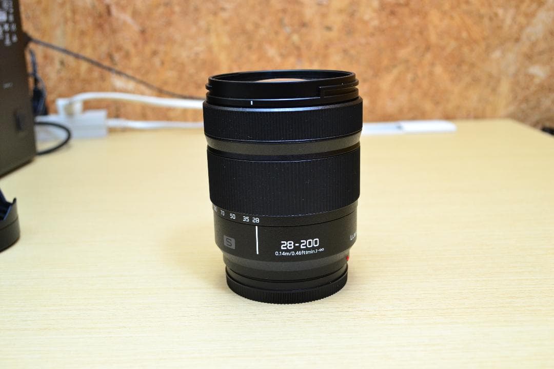 LUMIX S 28-200 mm F4-7.1 　S-R28200