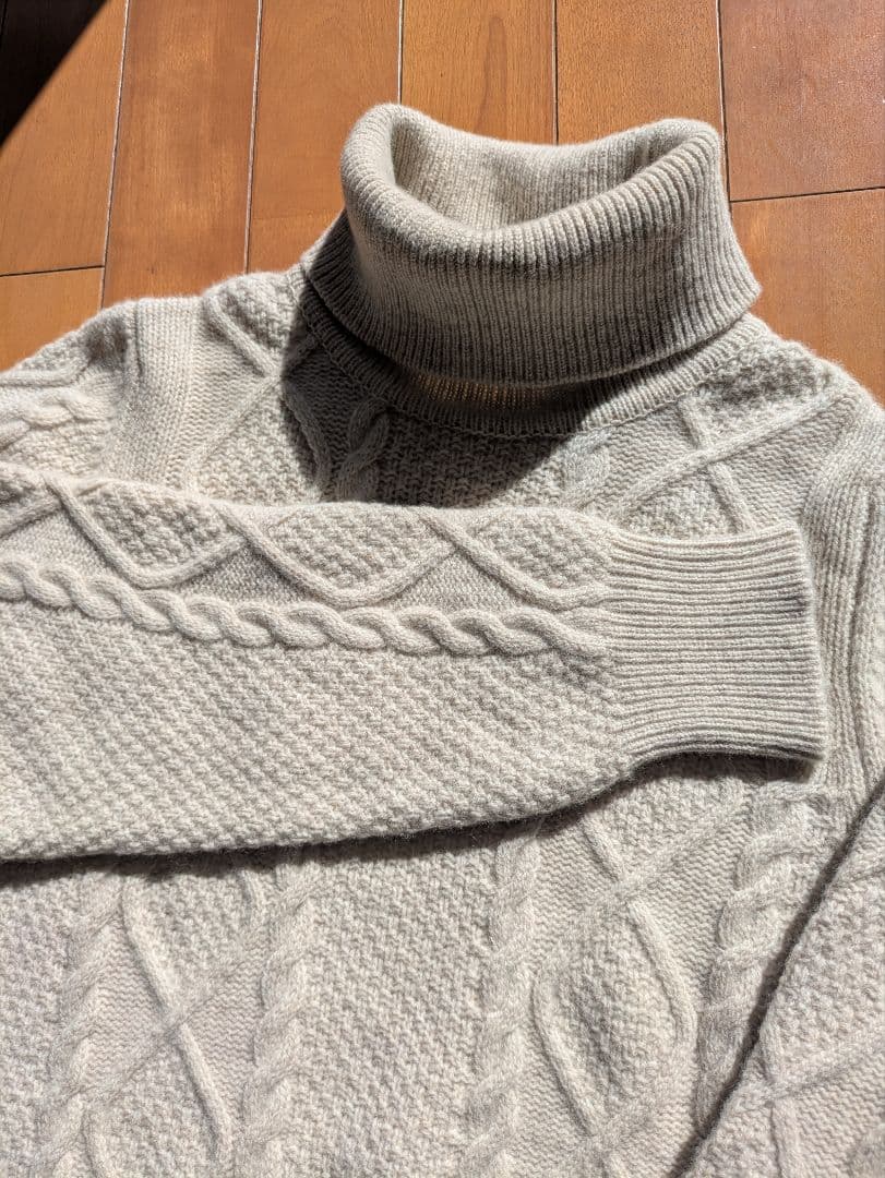 英国伝統 最上級素材 William Lockie タートルネック ニット