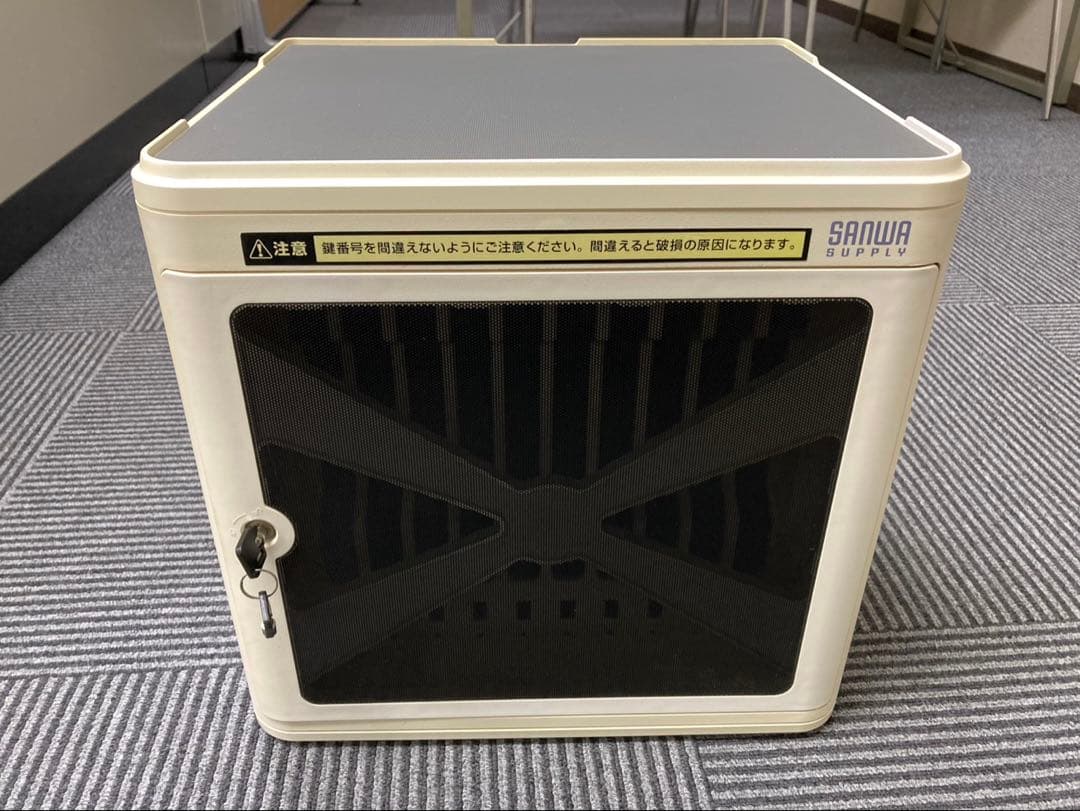 SANWA 鍵付きタブレット収納ボックス（10台収納、同時充電）