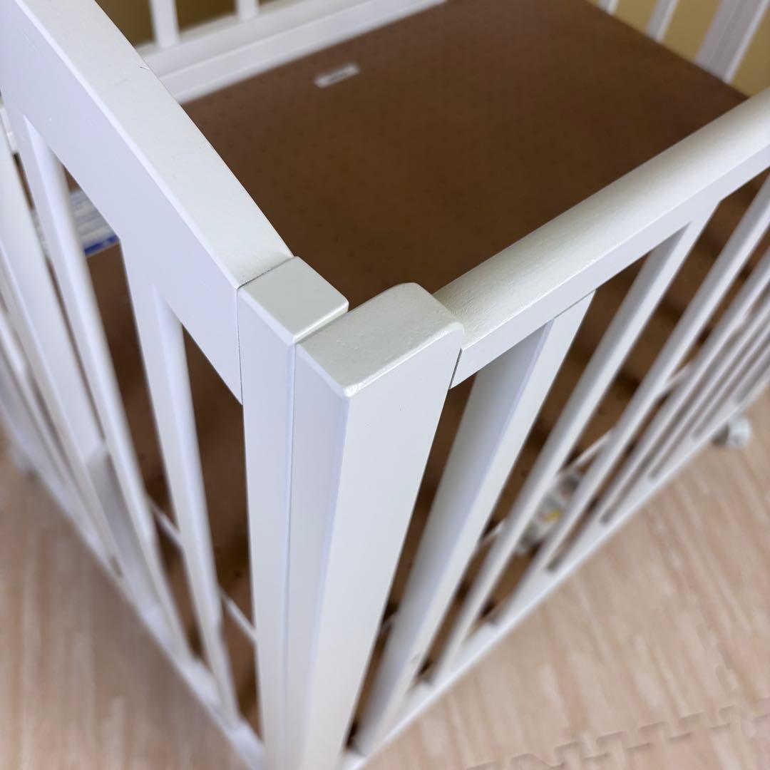 ☆除菌清掃済☆　☆綺麗☆　カトージ　ミニベッド　折りたたみ　ホワイト　扉開閉式