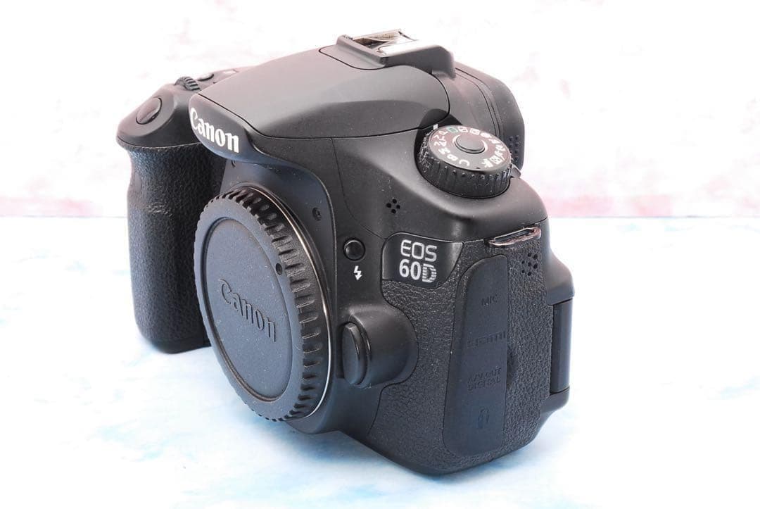▪️キャノン EOS 60D▪️一眼レフカメラ▪️バッグ付▪️超望遠レンズ付