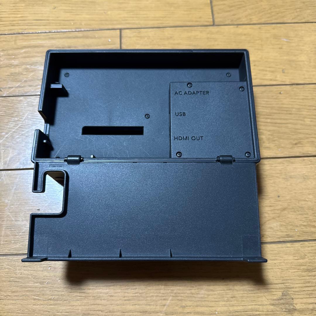Nintendo Switch 本体 グレー　ドック、グリップ、ストラップ