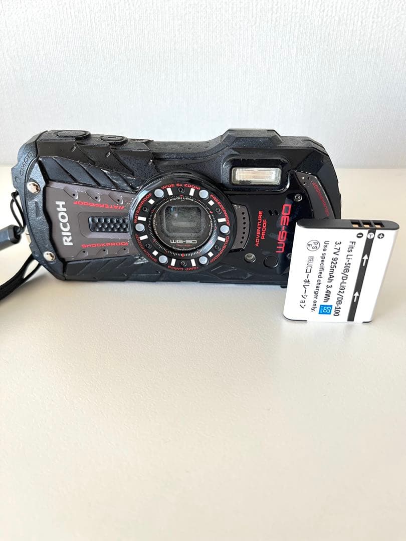 RICOH 防水・防塵・耐衝撃　デジカメ