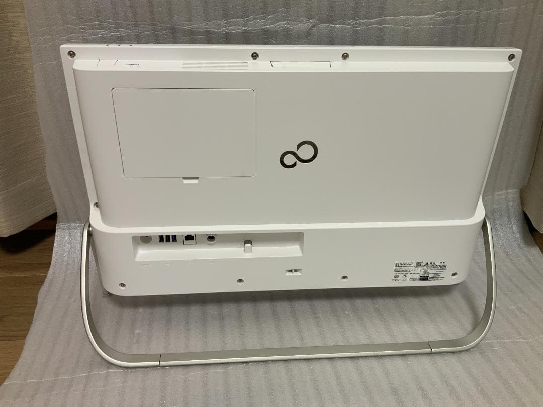 FMVWC2F1B/Win11/8GB/i3/Office有/SSD/BD視聴可