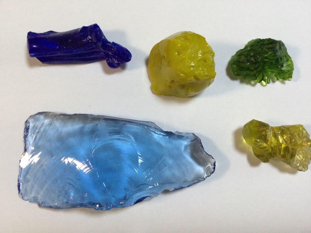 アンダラクリスタル5個セット，セレスタイト原石，アメジスト、水晶　観賞石