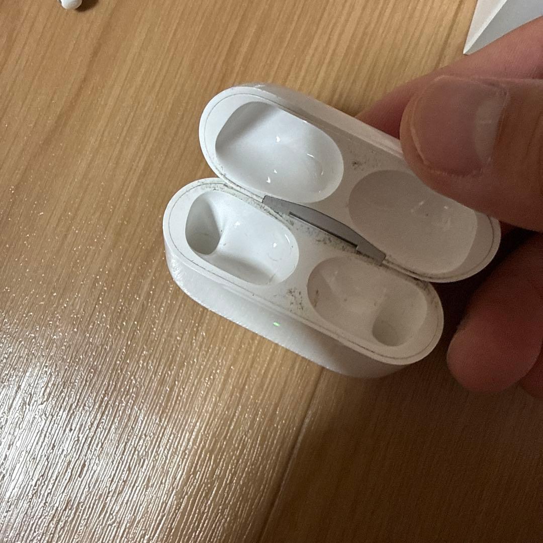 チ*ー様 AirPods Pro2本体 ホワイト 充電ケース付き