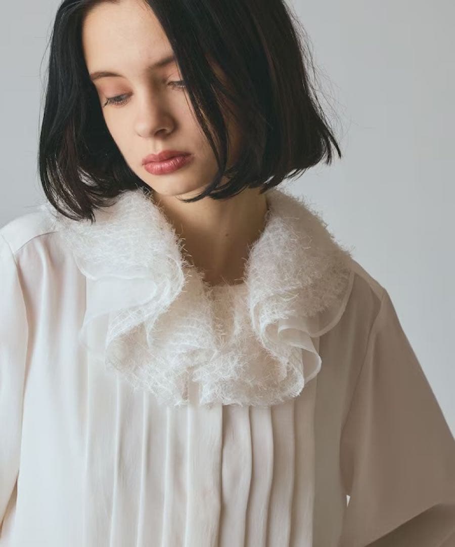 【ほぼ新品】グレースコンチネンタル　グレースクラス　フェザーチュールブラウス