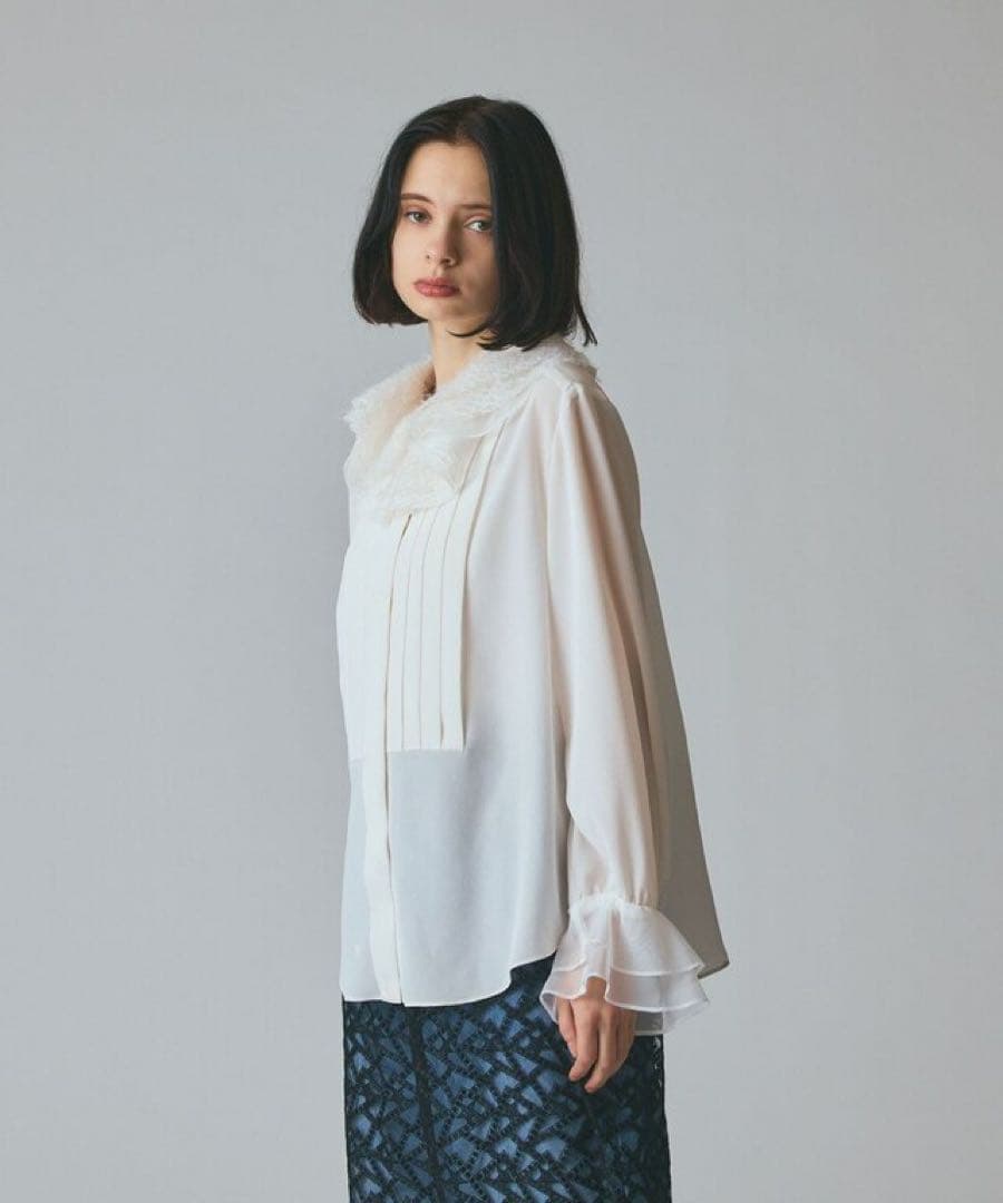 【ほぼ新品】グレースコンチネンタル　グレースクラス　フェザーチュールブラウス