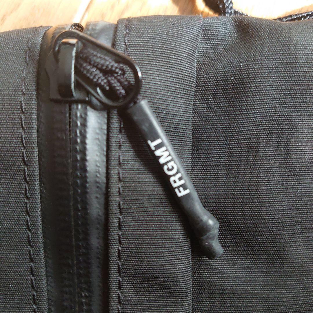 MONCLER/FRAGMENT サコッシュ ブラック