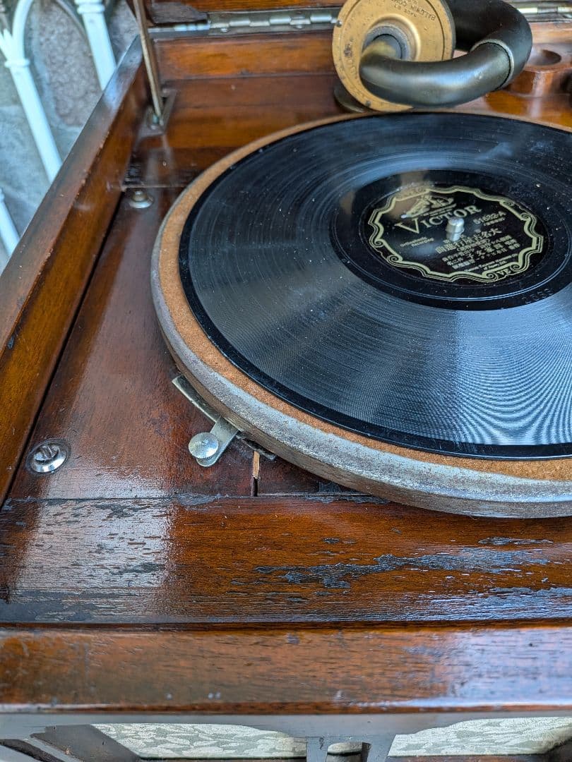 ヴィンテージ木製蓄音機