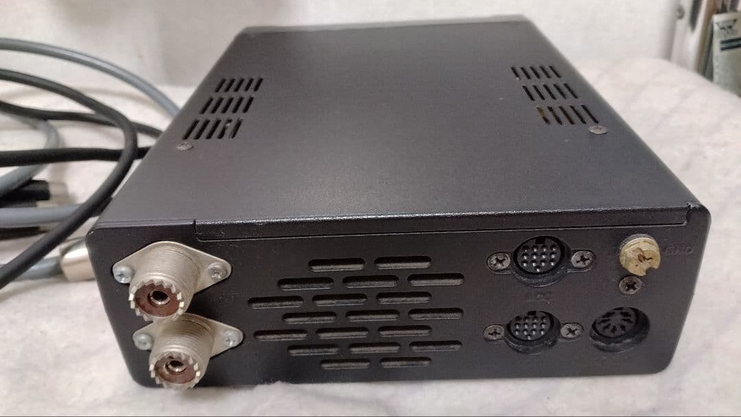 ICOM　AT-180　HF～50MHz　オートアンテナチューナー動作確認済