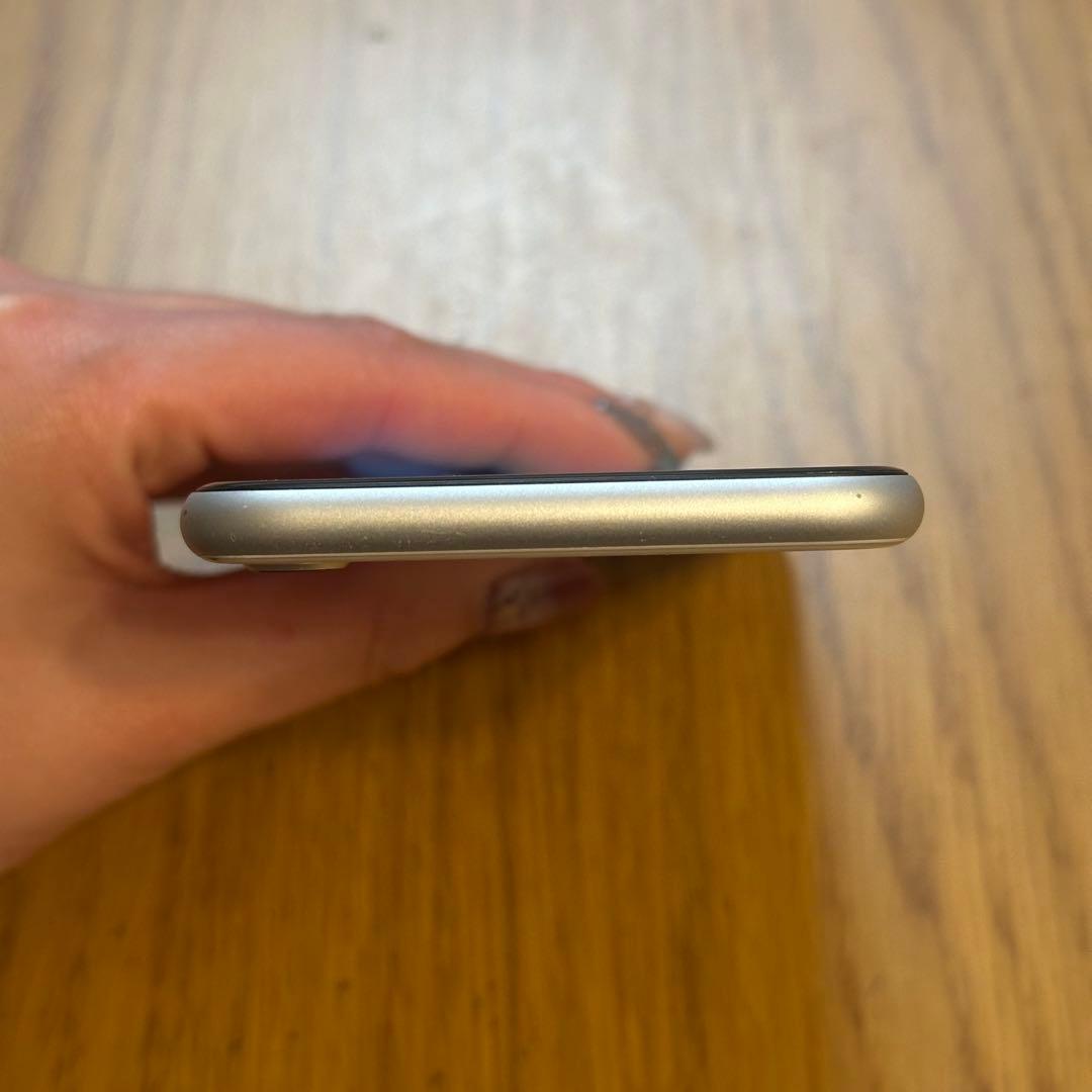 iPhone SE (第2世代) 64GB ホワイト SIMフリー　本体