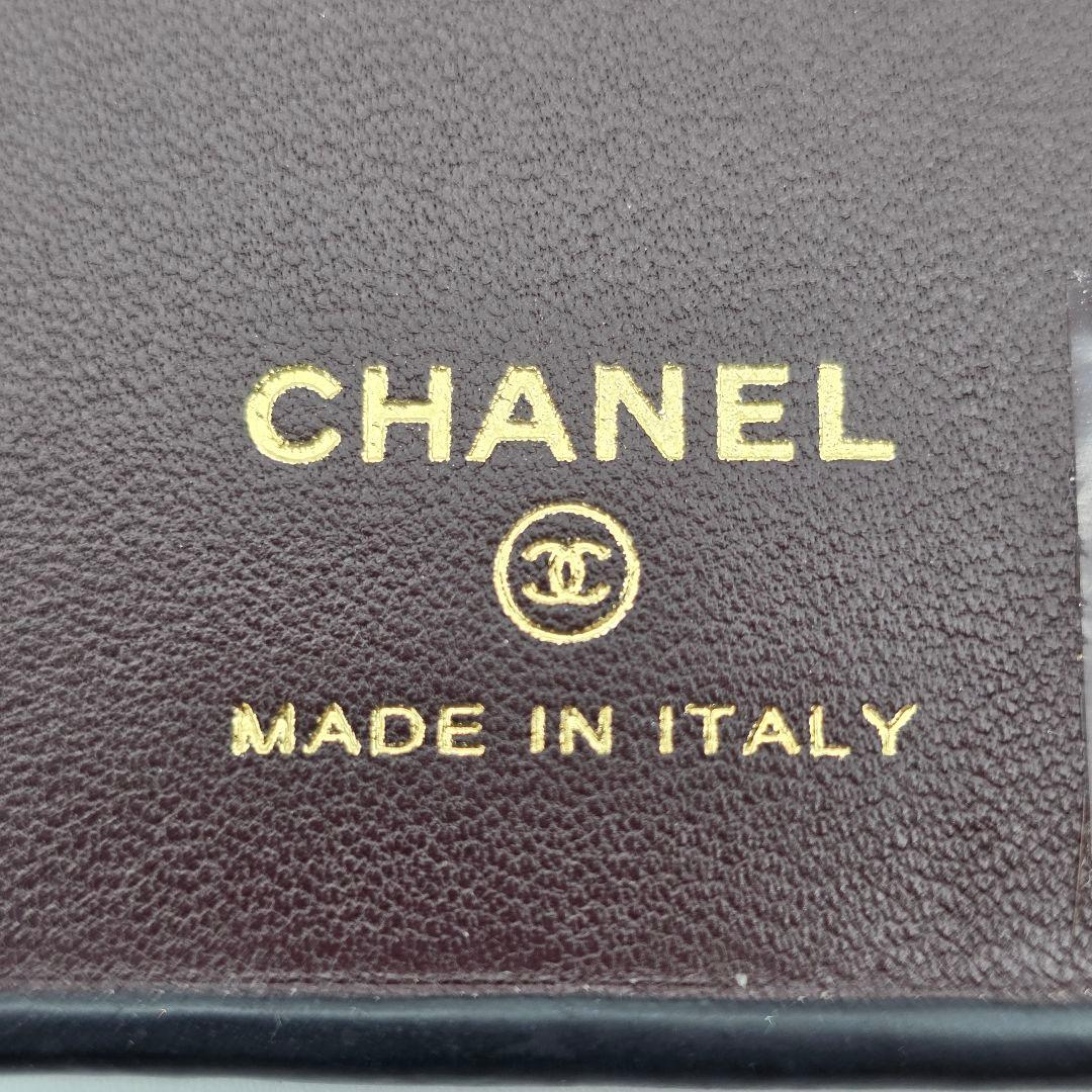 CHANEL iphone15proケース マトラッセ チェーン レザー