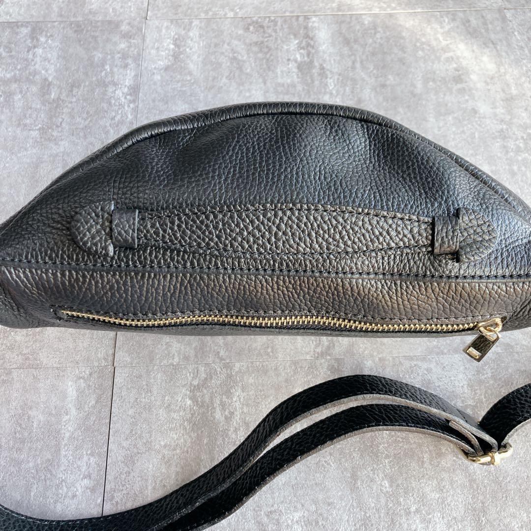 【極美品】AULENTTI オーレンティ　ボディバッグ　本革　黒　ゴールド