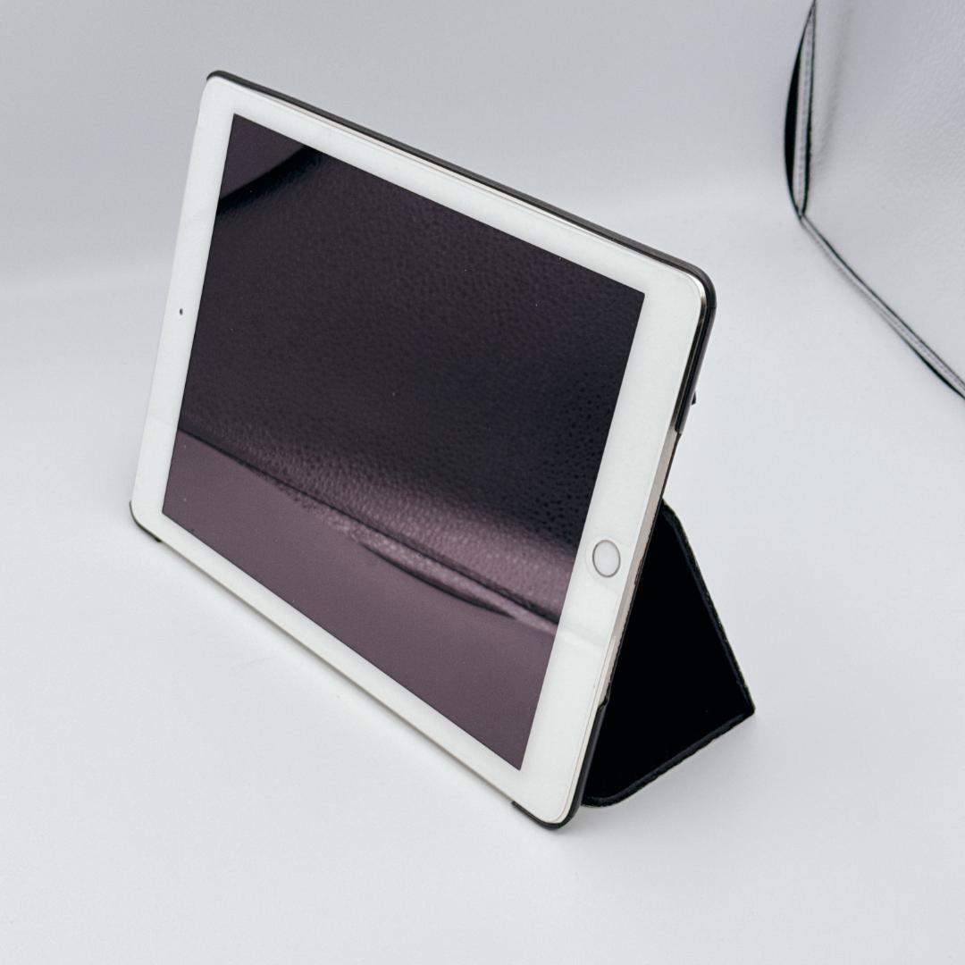 【極美品】Apple iPad Air 2 16GBタブレット ケース付き