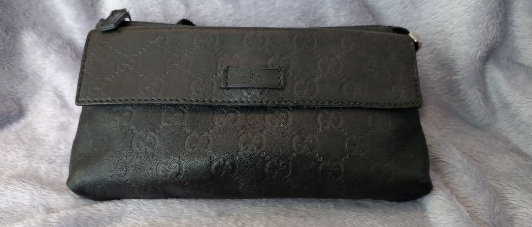 GUCCI　ボディーバッグGG シマレザー黒