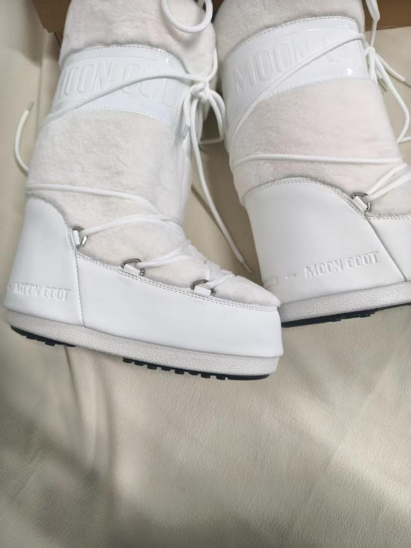 MOON BOOT ムーンブーツ ホワイト ファー付き ブーツ