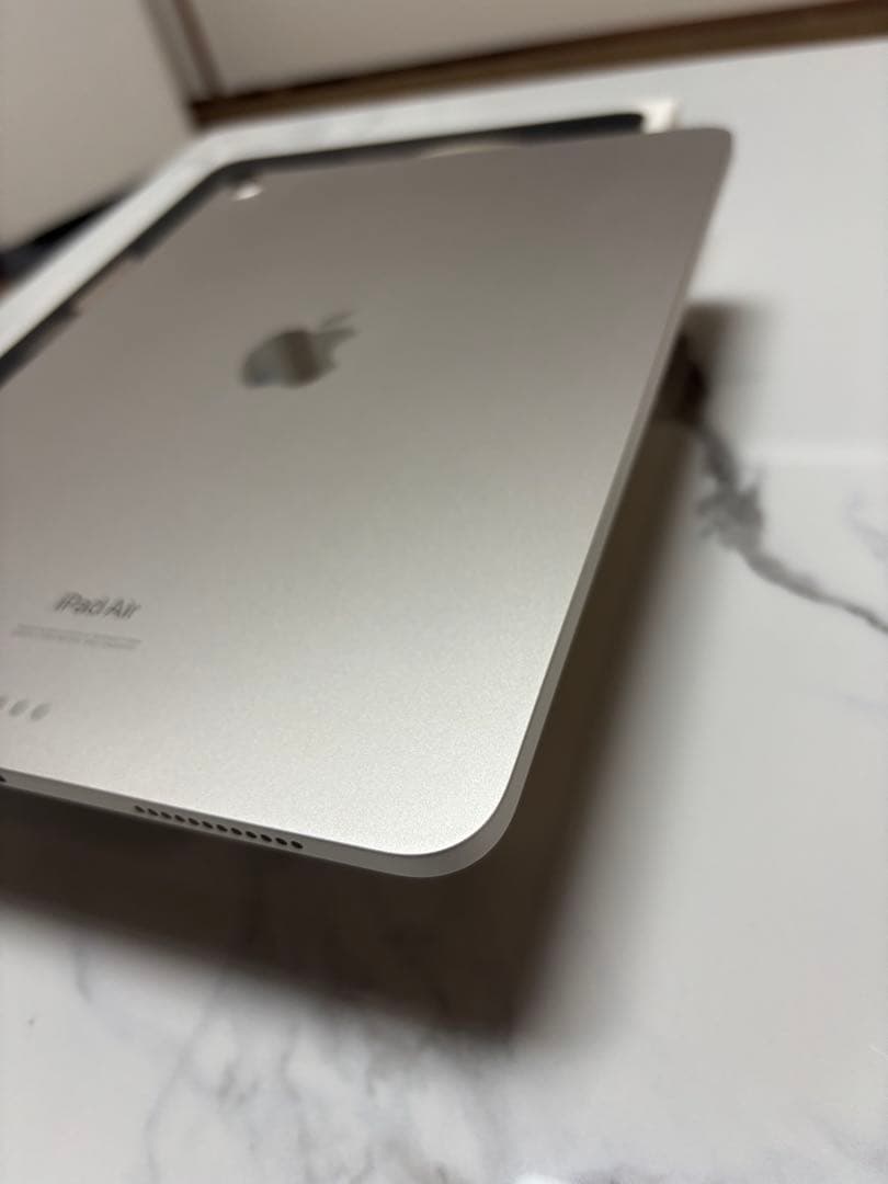 iPad Air第5世代スターライト256GB￼ Wi-Fiモデル