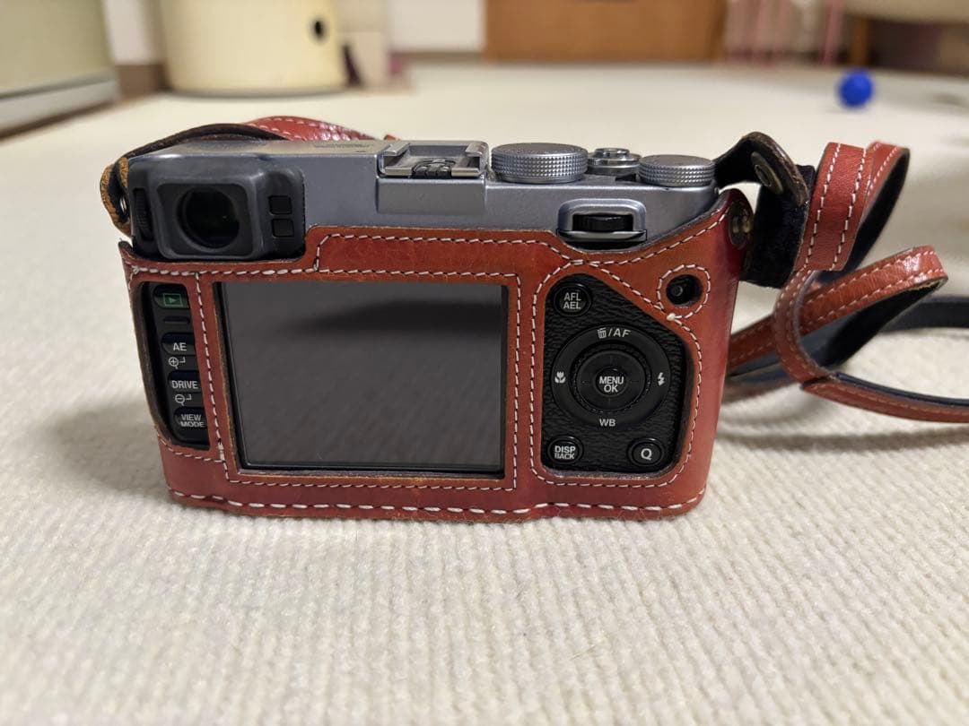 【値下げ相談可・良品・革ケース付】FUJIFILM X100Sデジタルカメラ