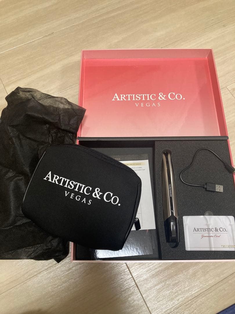 ARTISTIC & CO. 美顔器