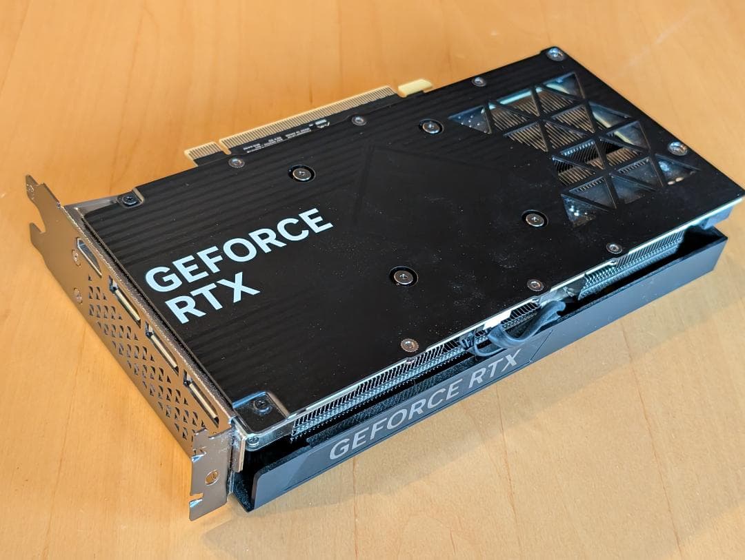 GeForce RTX 4060Ti 8GB：HP Victus 15L内蔵品