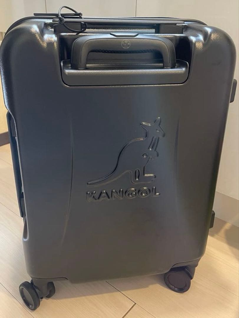 夏！旅行に！　大きくなるKANGOL キャリーケース