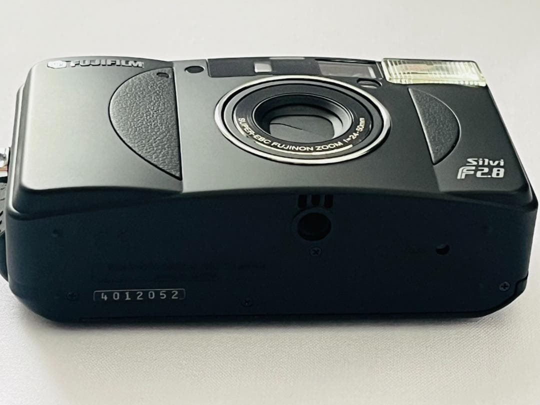 ■美品 FUJIFILM silvi F2.8 世界限定5000台フィルムカメラ