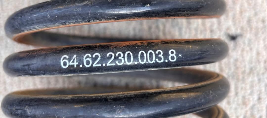 プリウスα ZVW40/41W LARGUS 車高調キット