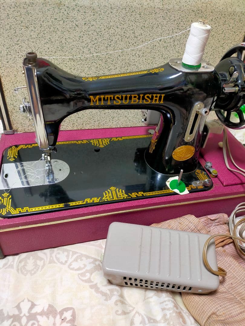 三菱 アンティーク ミシン 黒 昭和 レトロ ボタン 穴がかり SET