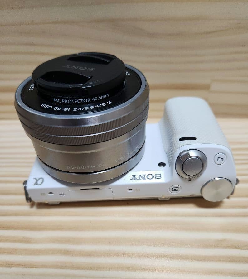 SONY α5000 デジタル一眼レフカメラ バッテリー２個付き