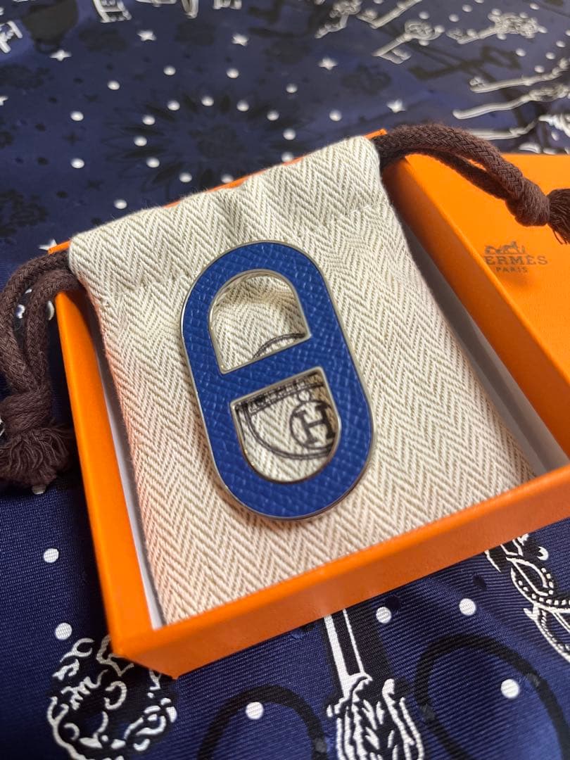 HERMES シェーヌダンクル　ブローチ　ブルー