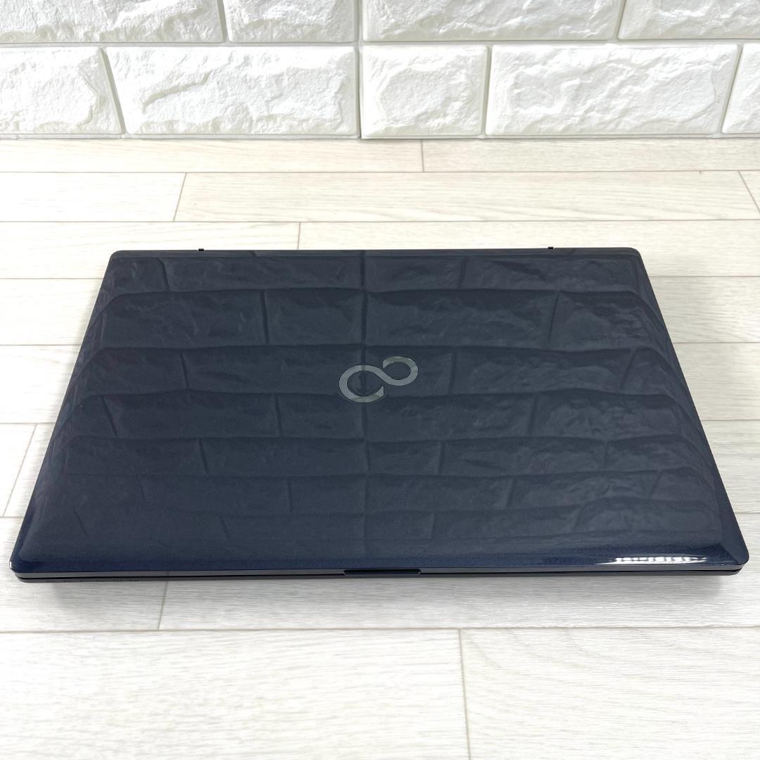 富士通 第8世代i7 新品SSD512＋HDD1T メモリ16 ノートパソコン.