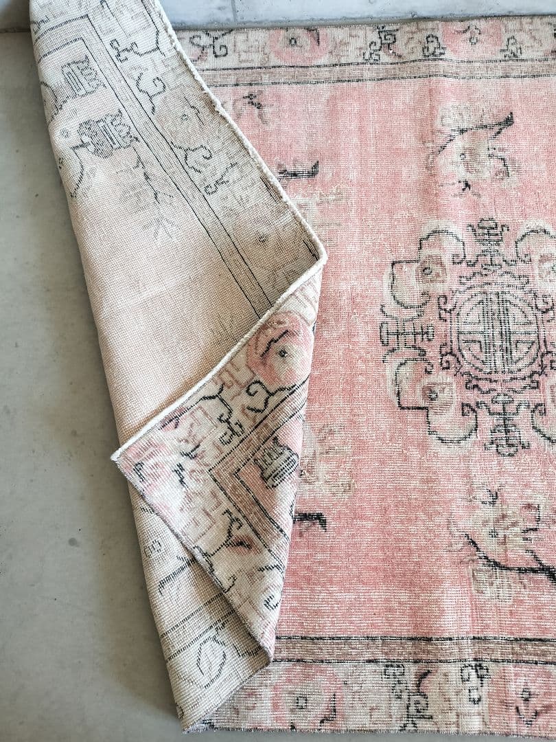 大判/パステルピンクの上品シノワズリラグ　No.745