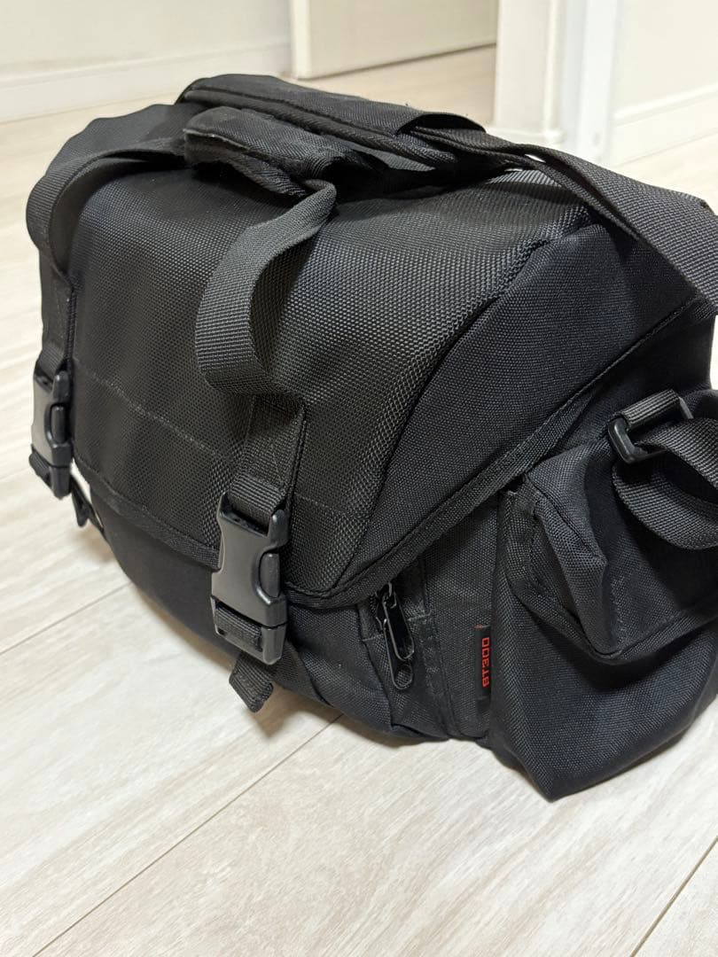 NikonのD5200 デジタル一眼レフカメラ、2レンズ18-55と55-300