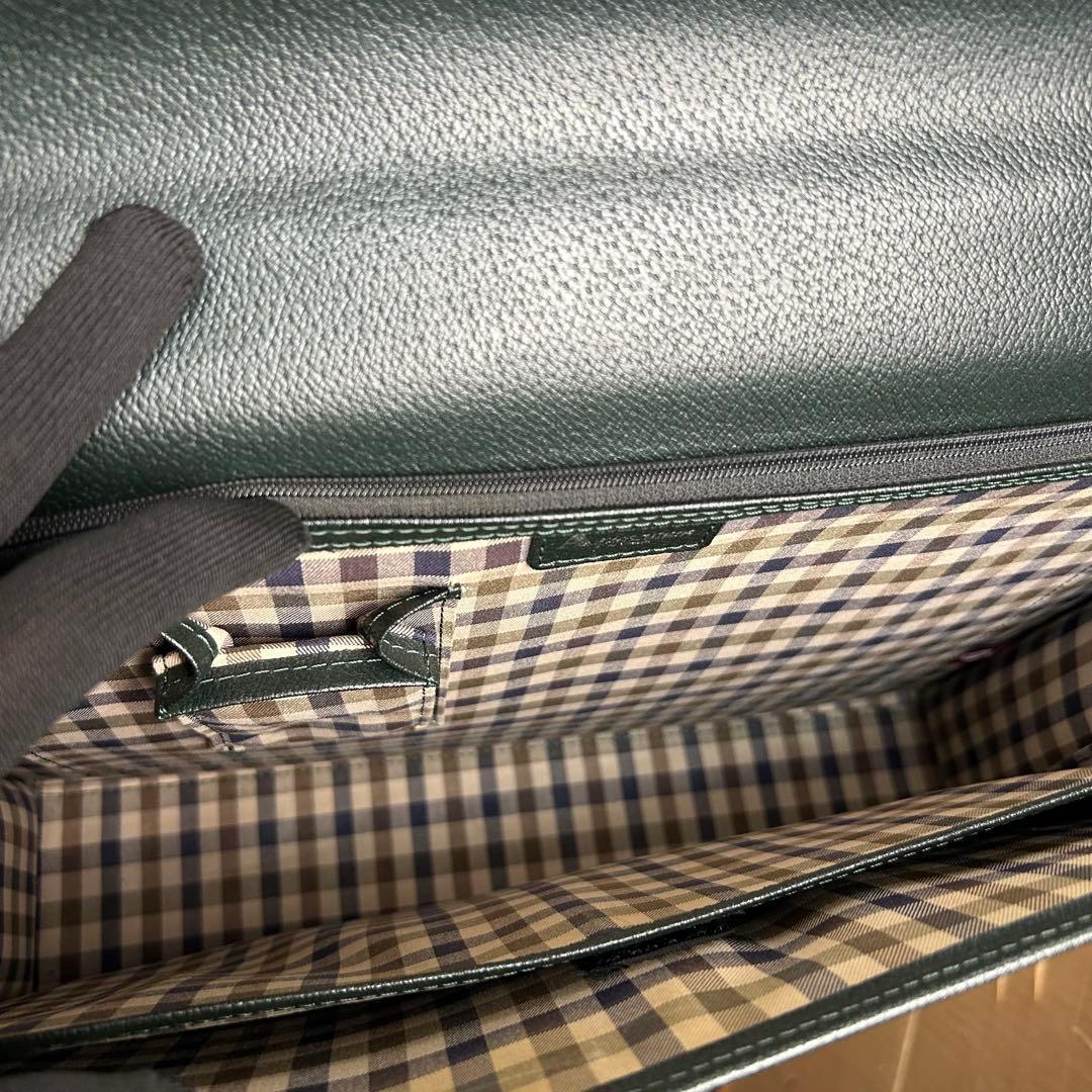 【極美品】　アクアスキュータム　ビジネスバッグ　オールレザー　濃緑　A4　自立