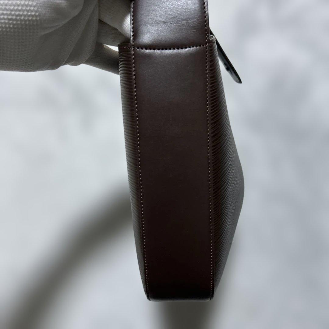 ルイヴィトン　エピ レヴリ モカ ブラウン ワンショルダーバッグ M5216D