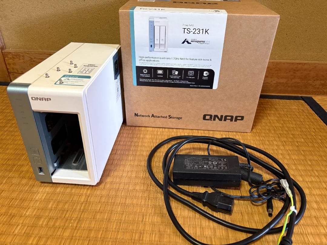 QNAP TS-231K NAS 本体と付属品