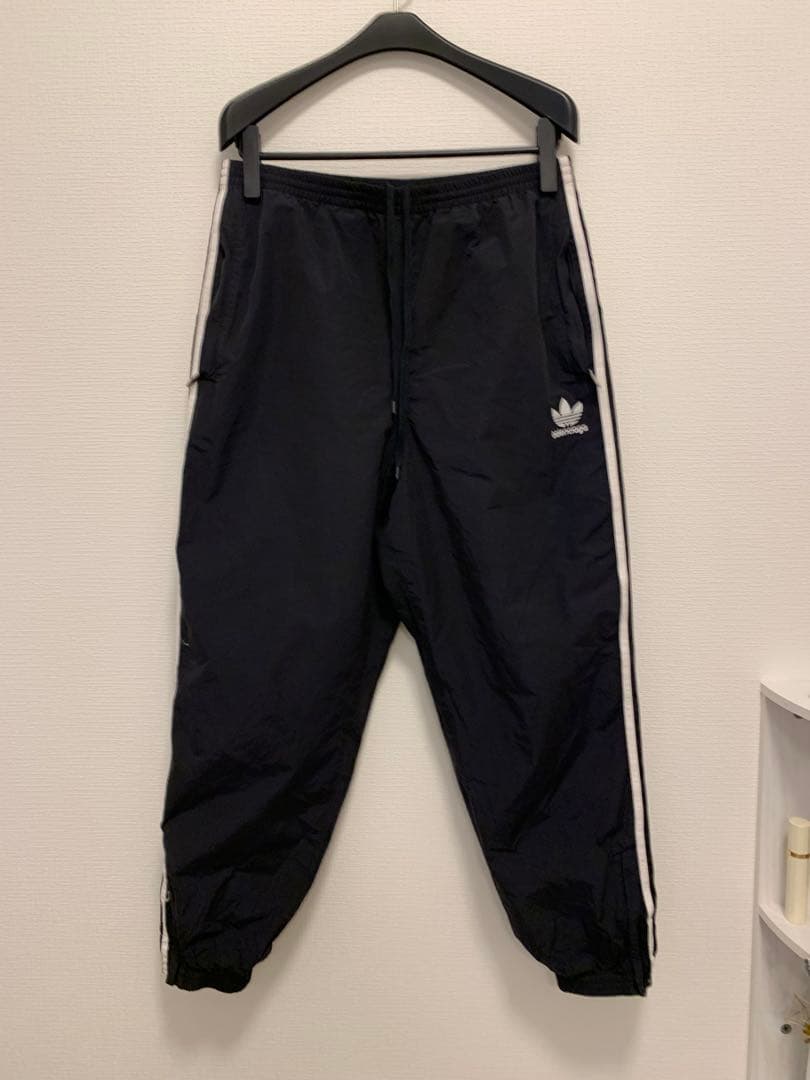 格安　黒42 バレンシアガ　アディダス　ナイロントラックパンツ　美中古