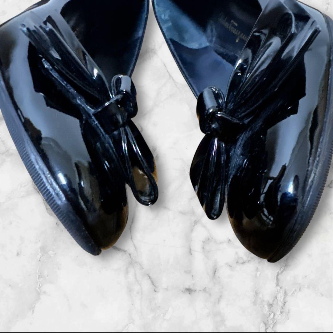 フェラガモ　リボン付き　パンプス　エナメル　ブラック　23cm相当