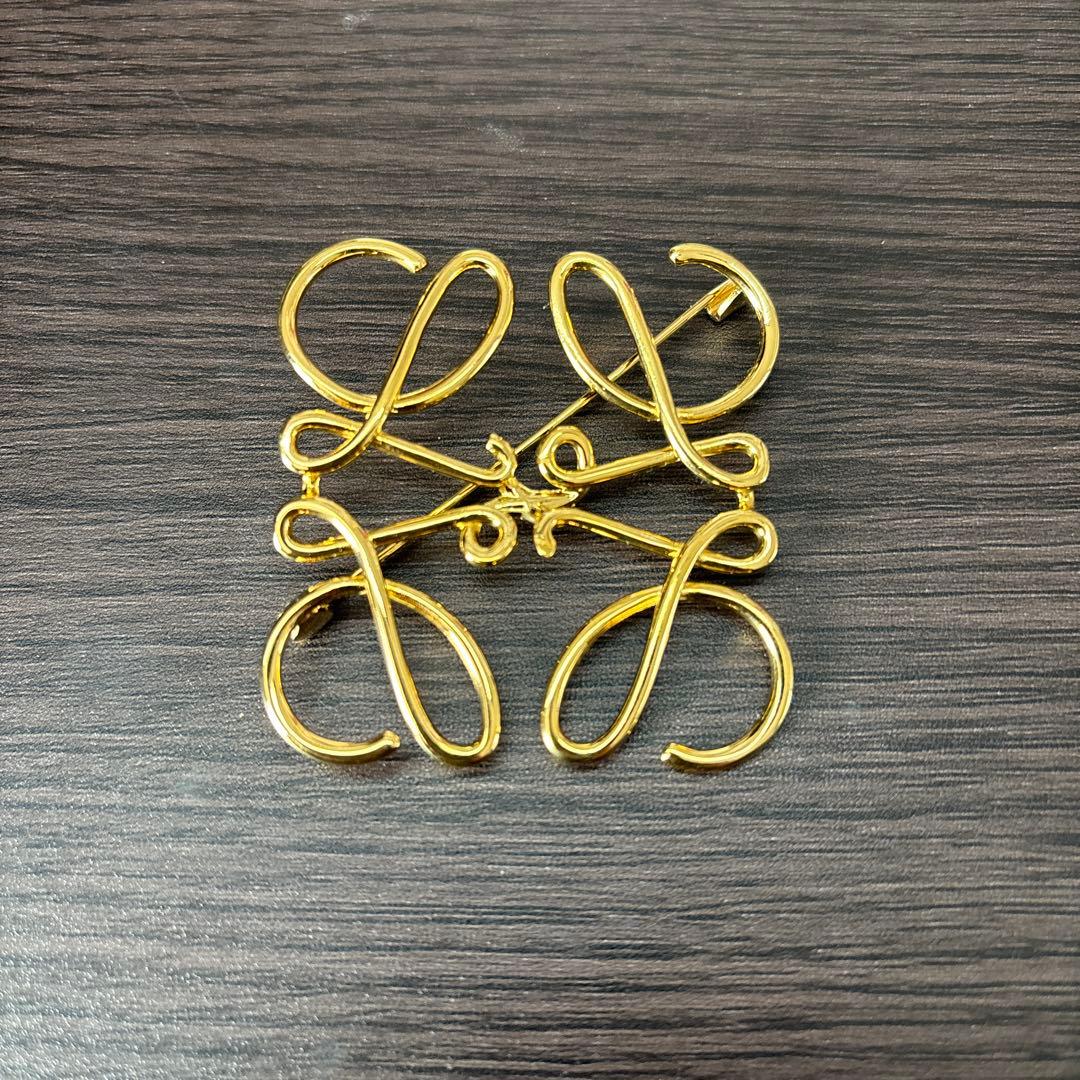 LOEWE(ロエベ)ゴールド ブローチ