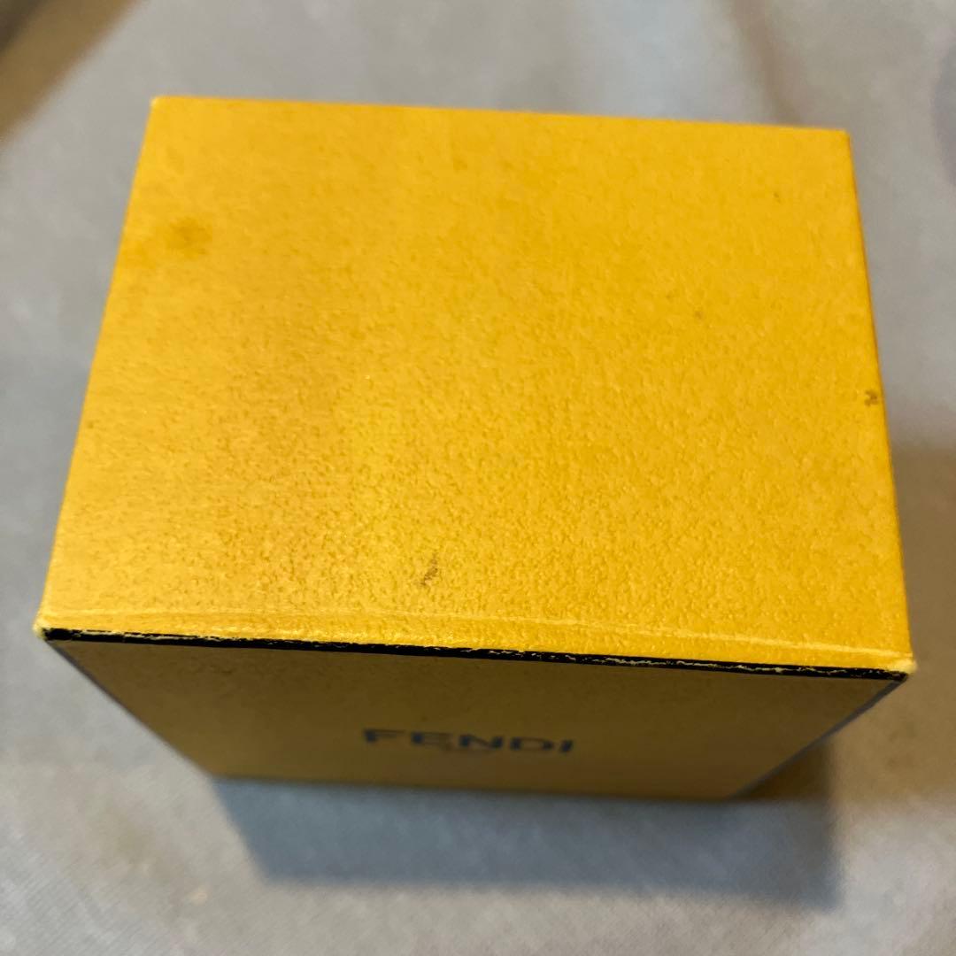 【保証書・箱・リボン付き】FENDI ピアス　オーロック