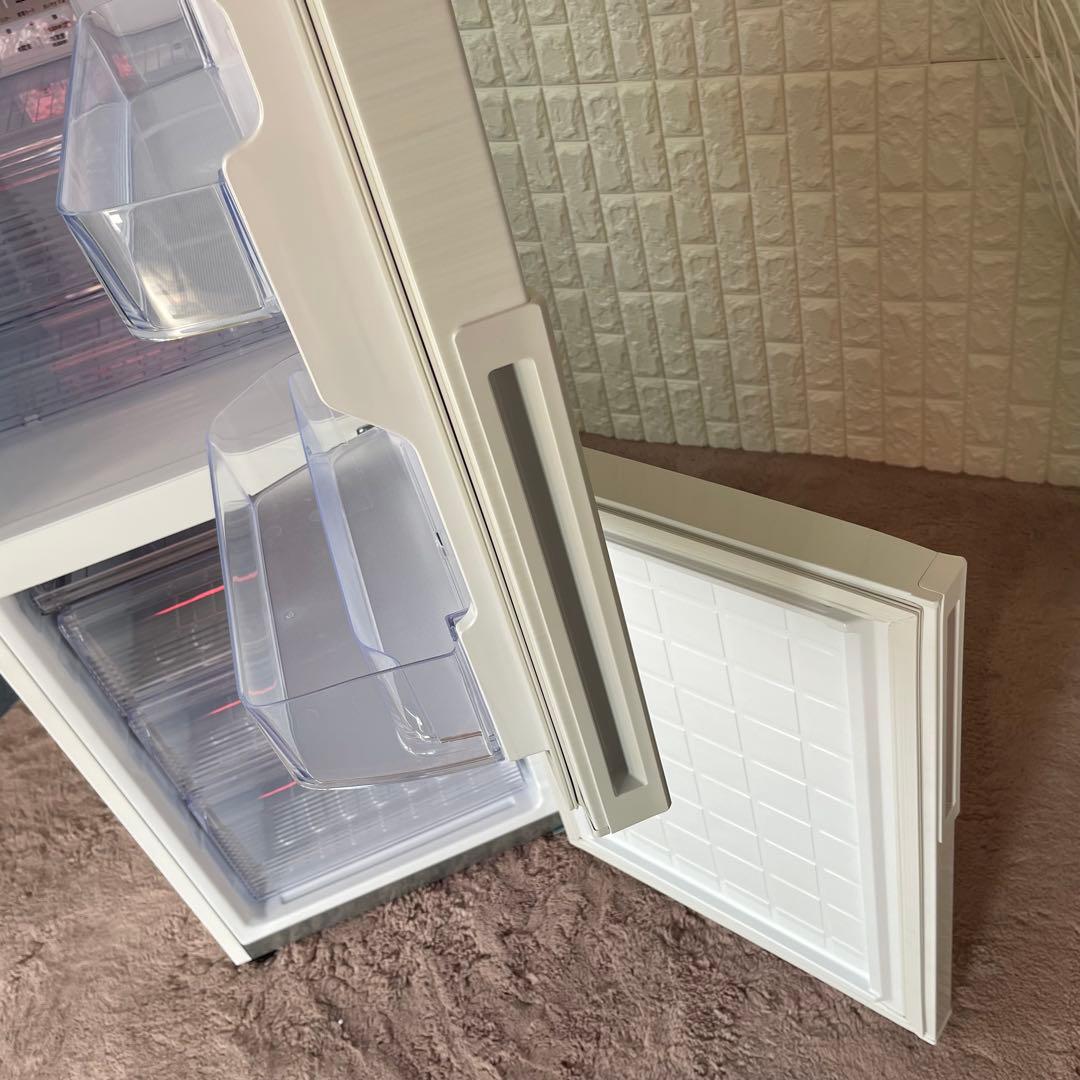 みーちゃん ✨冷蔵庫　シャープ　SJ-PD28J 2023年　ホワイト