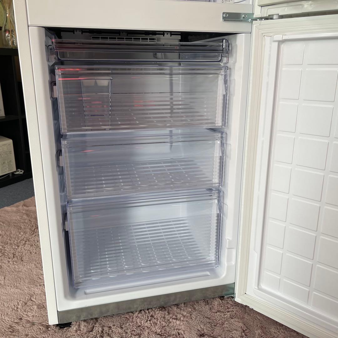 みーちゃん ✨冷蔵庫　シャープ　SJ-PD28J 2023年　ホワイト