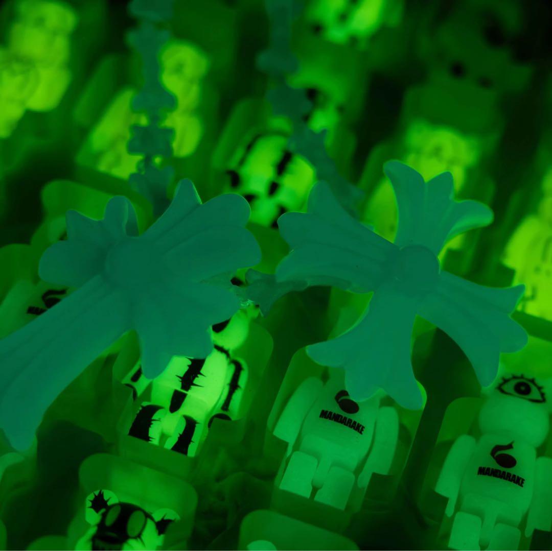 バカデカFAKE HEARTS 蓄光グリーン十字架 クロスネックレス