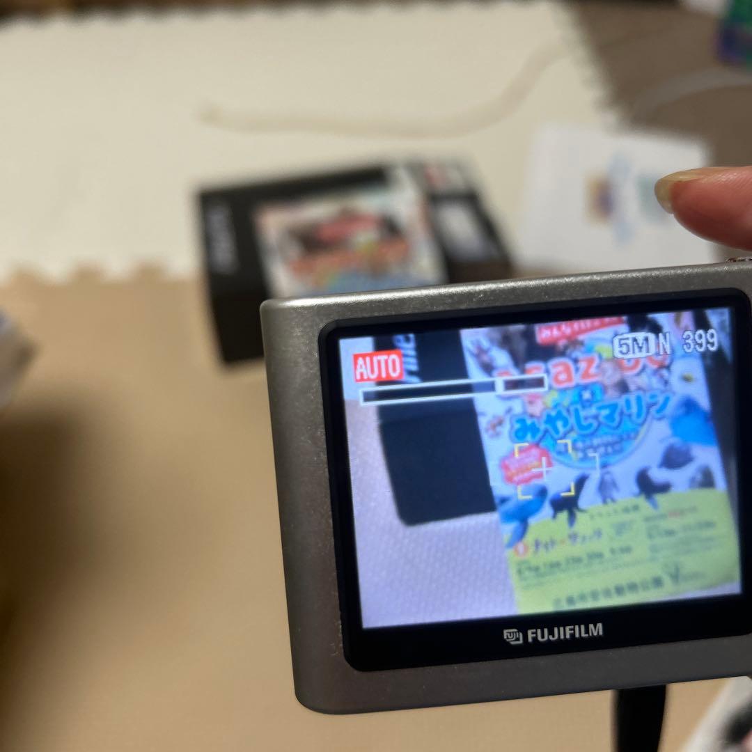 ジャンク　FUJIFILM FinePix Z3