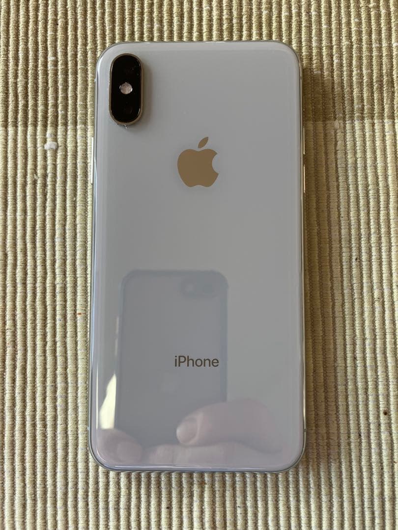 iPhone Xs 64GB シルバー　simフリー