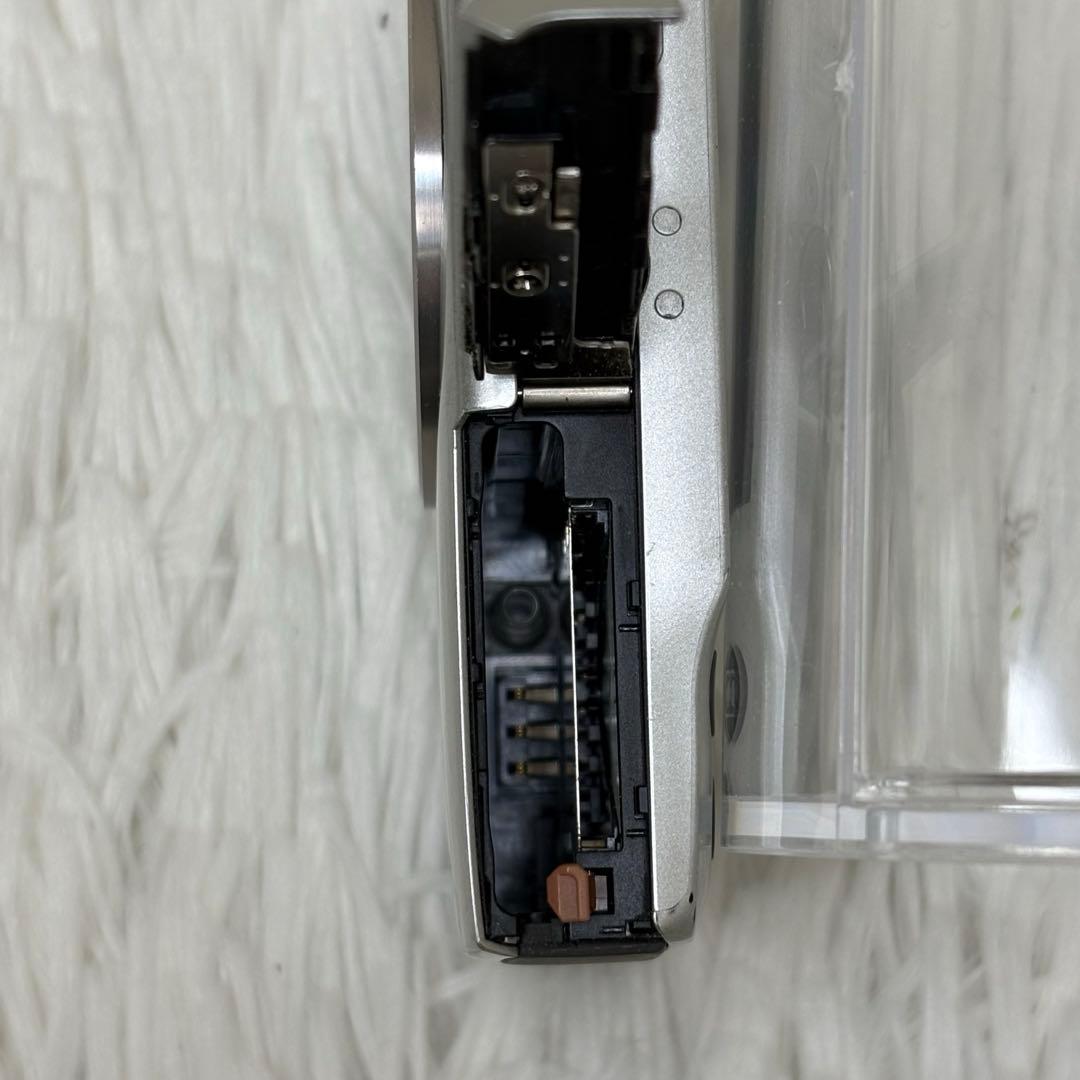 Canon カメラ　IXY 200 PC2333 充電器 コンデジ　動作品